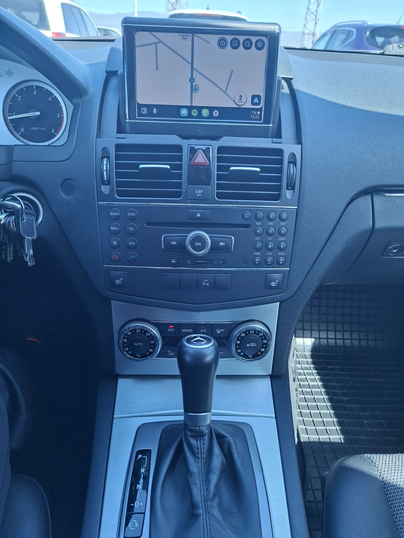 Mercedes-Benz C 220, снимка 10 - Автомобили и джипове - 53840212