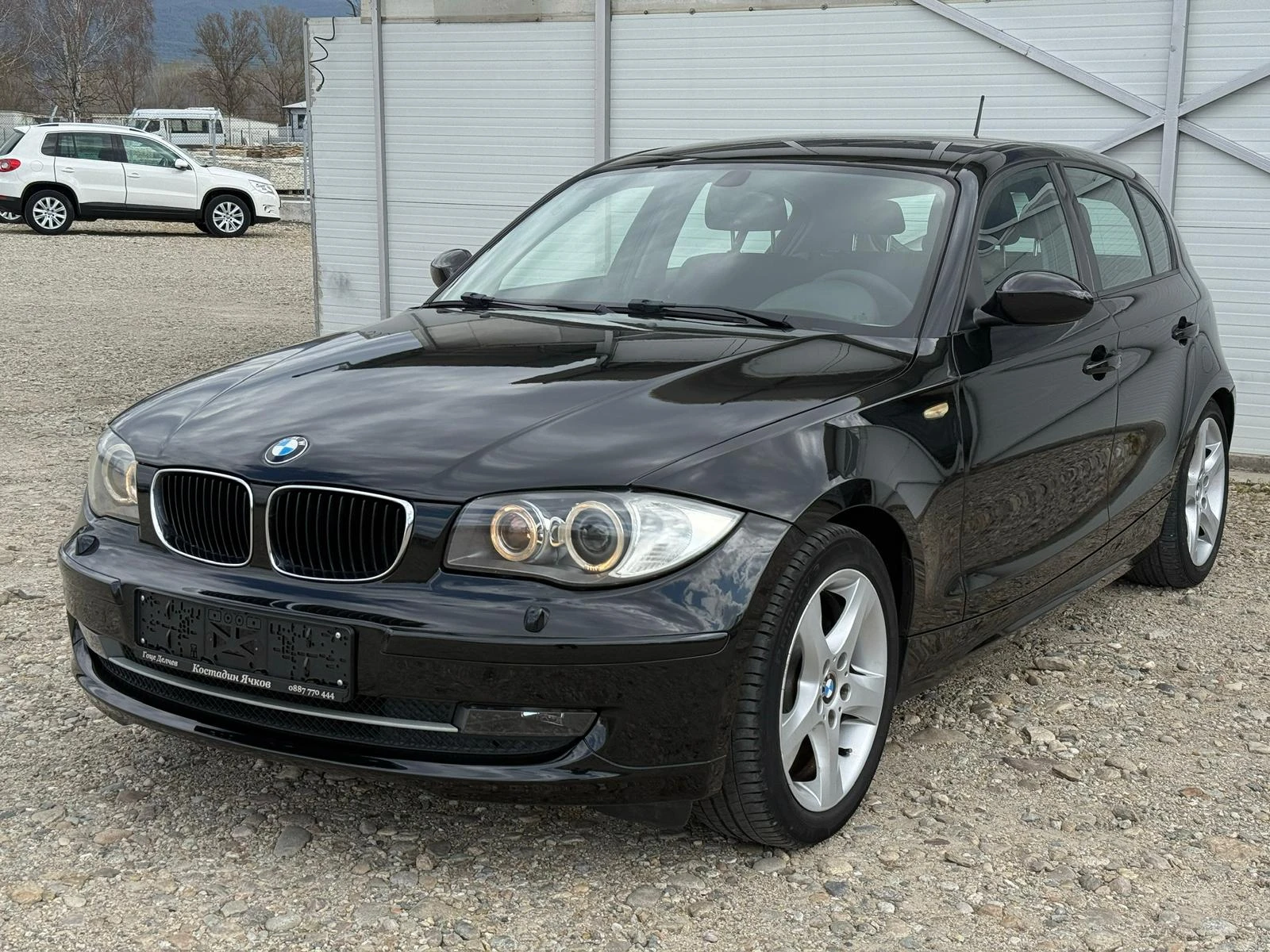 BMW 120 2.0D Xenon/Мултиволан/17zoll/Собствен лизинг, снимка 8 - Автомобили и джипове - 53973479