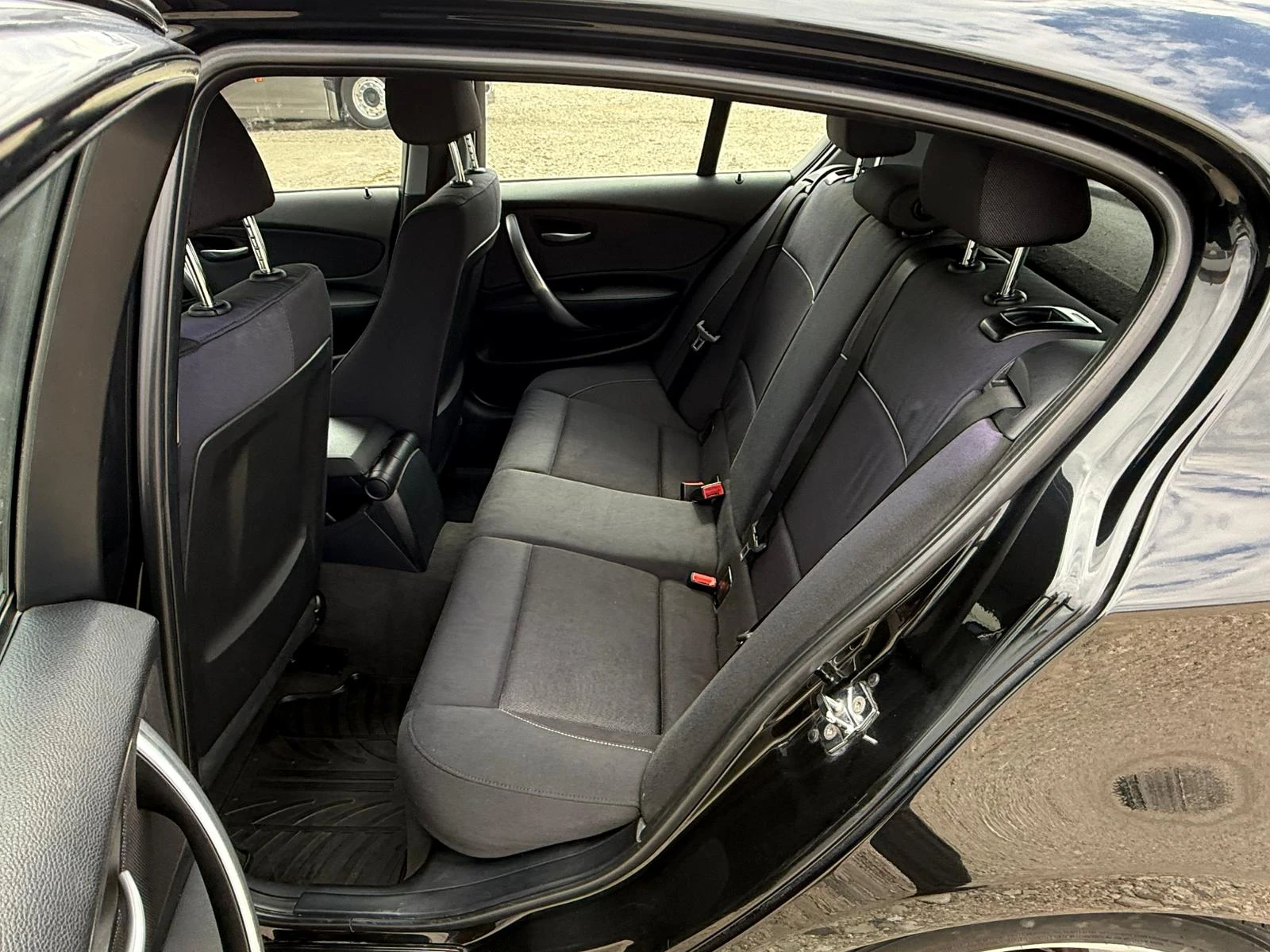 BMW 120 2.0D Xenon/Мултиволан/17zoll/Собствен лизинг, снимка 10 - Автомобили и джипове - 53973479