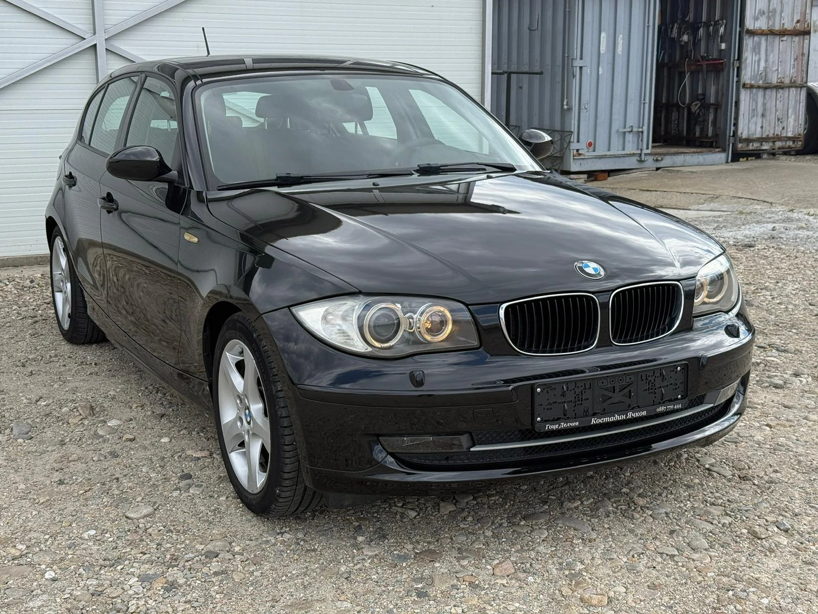 BMW 120 2.0D Xenon/Мултиволан/17zoll/Собствен лизинг, снимка 2 - Автомобили и джипове - 53973479