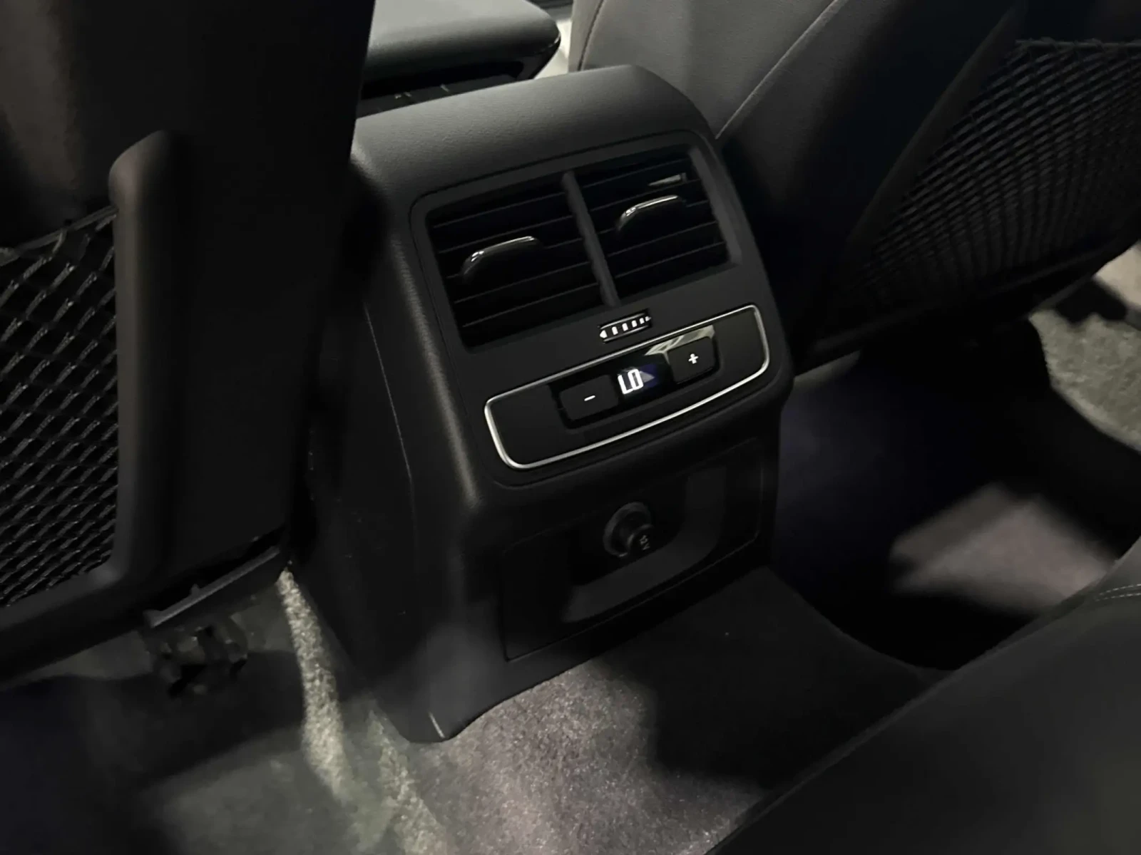 Audi A5 Progressiv * Keyless * CARFAX * АВТО КРЕДИТ * , снимка 12 - Автомобили и джипове - 54897014