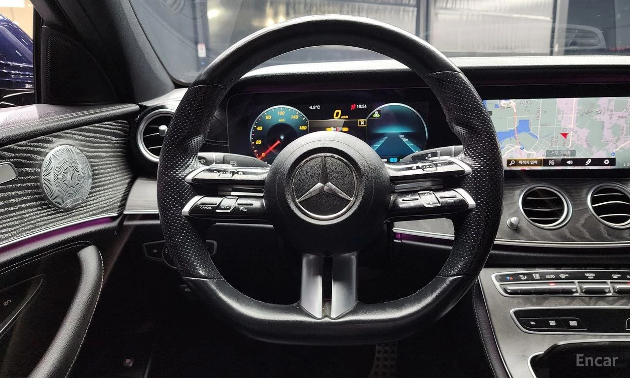 Mercedes-Benz E 350 4MATIC* AMG LINE* EDITION* 360 КАМЕРА* ПОДГРЕВ* , снимка 4 - Автомобили и джипове - 54923068