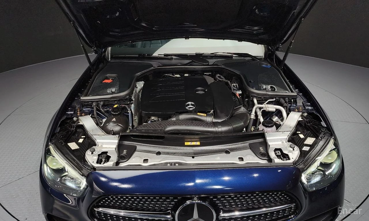 Mercedes-Benz E 350 4MATIC* AMG LINE* EDITION* 360 КАМЕРА* ПОДГРЕВ* , снимка 13 - Автомобили и джипове - 54923068