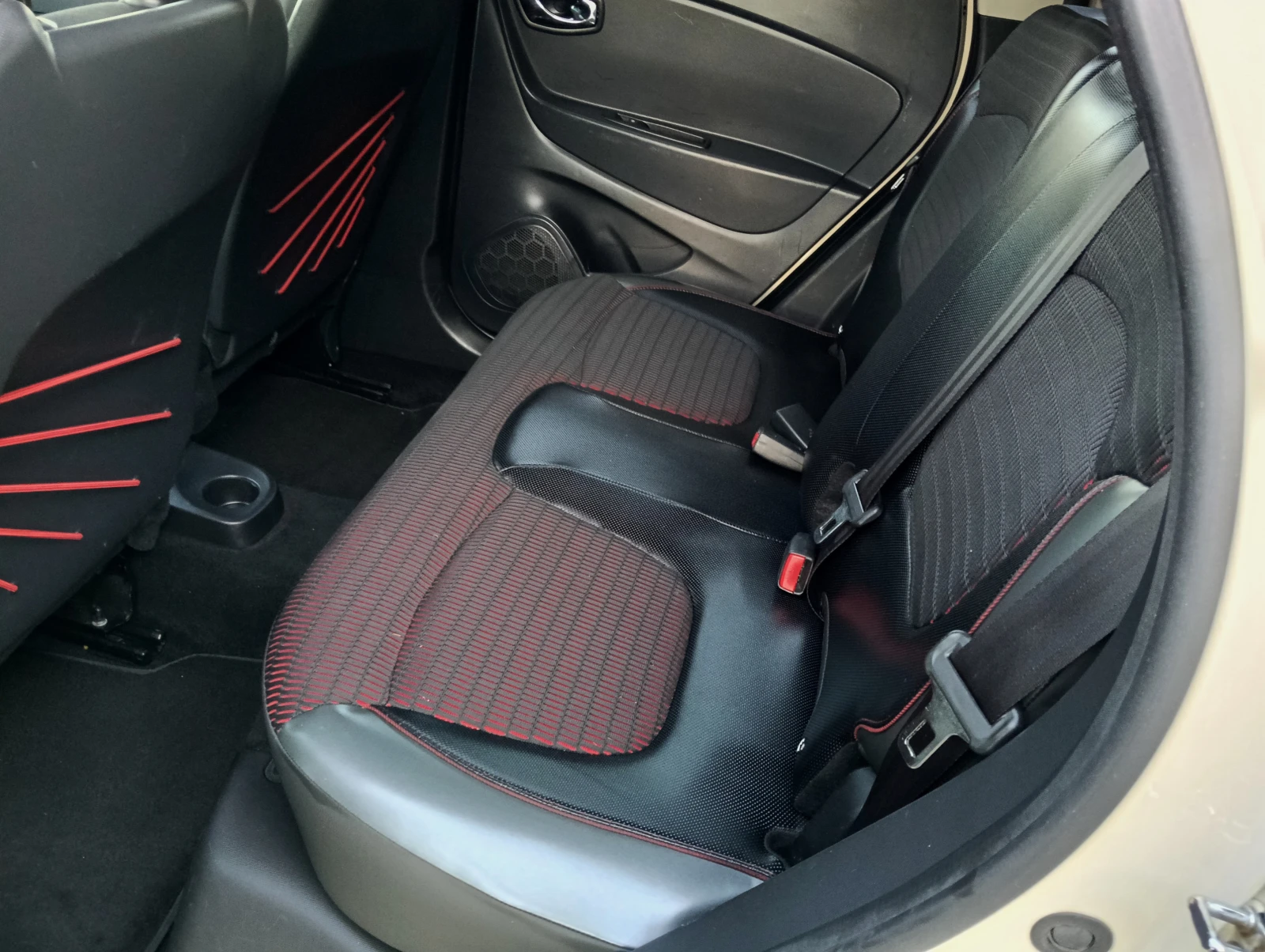 Renault Captur 1.5DCI FULL, снимка 7 - Автомобили и джипове - 55063618