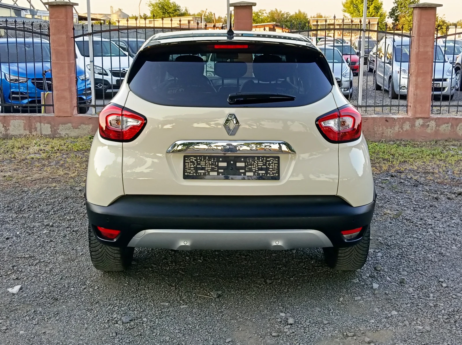 Renault Captur 1.5DCI FULL, снимка 5 - Автомобили и джипове - 55063618