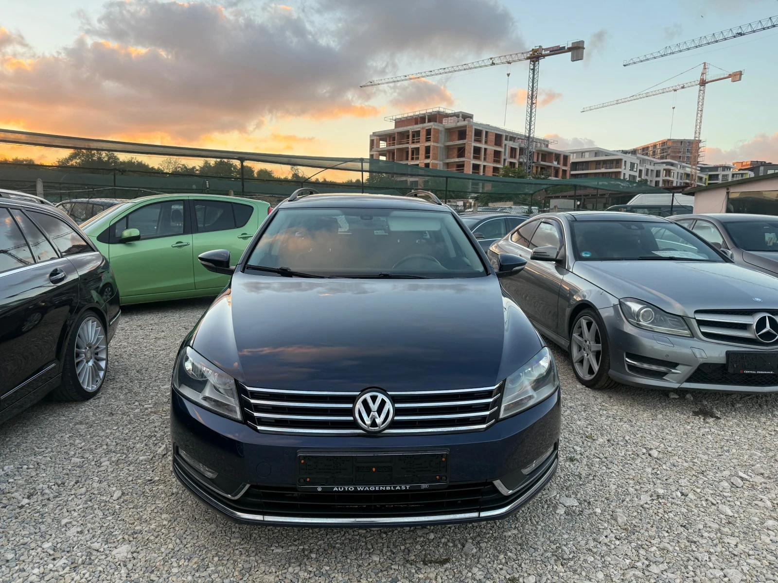 VW Passat 2.0 TDi, снимка 14 - Автомобили и джипове - 55792503