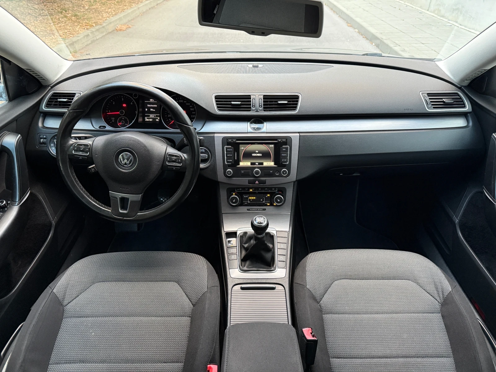 VW Passat 2.0 TDi, снимка 10 - Автомобили и джипове - 55792503