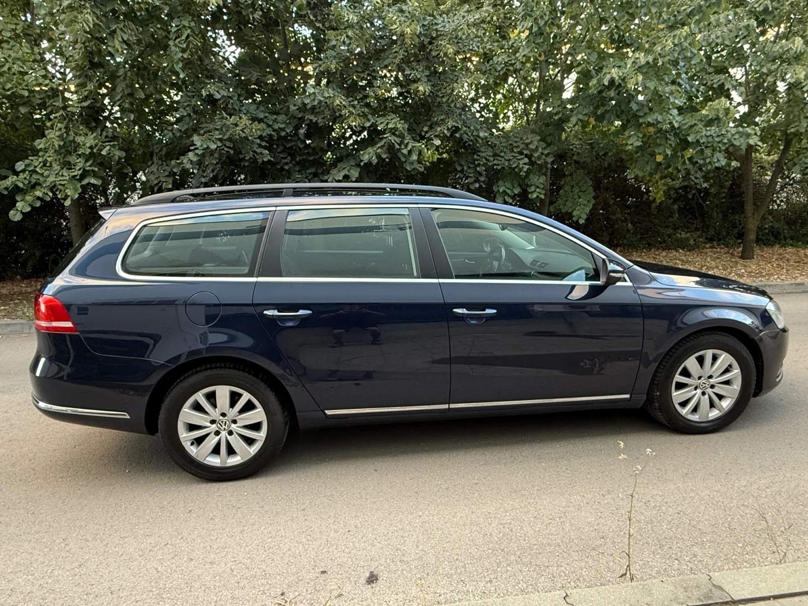 VW Passat 2.0 TDi, снимка 7 - Автомобили и джипове - 55792503