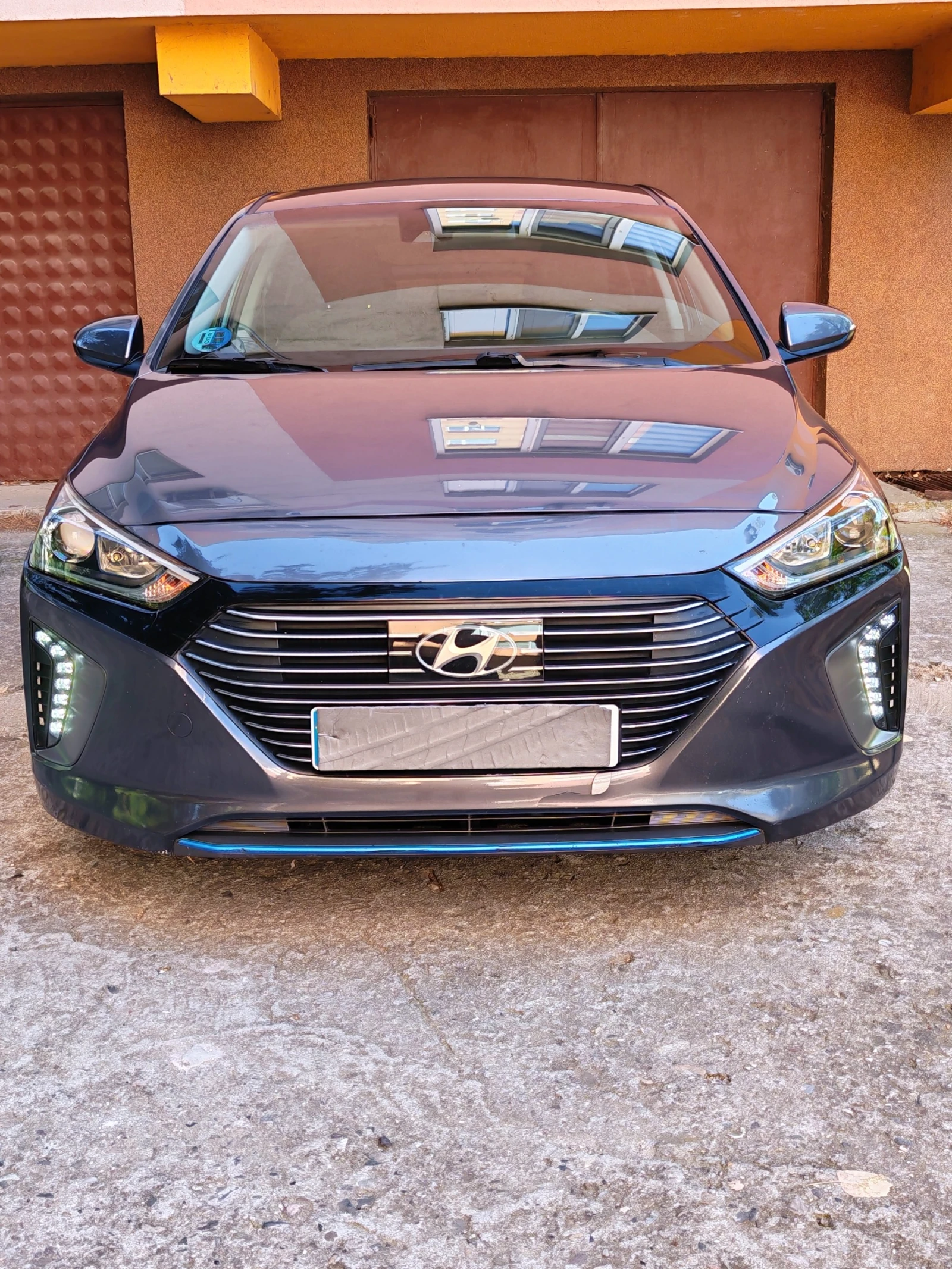 Hyundai Ioniq 1.6 Hibrid, снимка 17 - Автомобили и джипове - 56020423