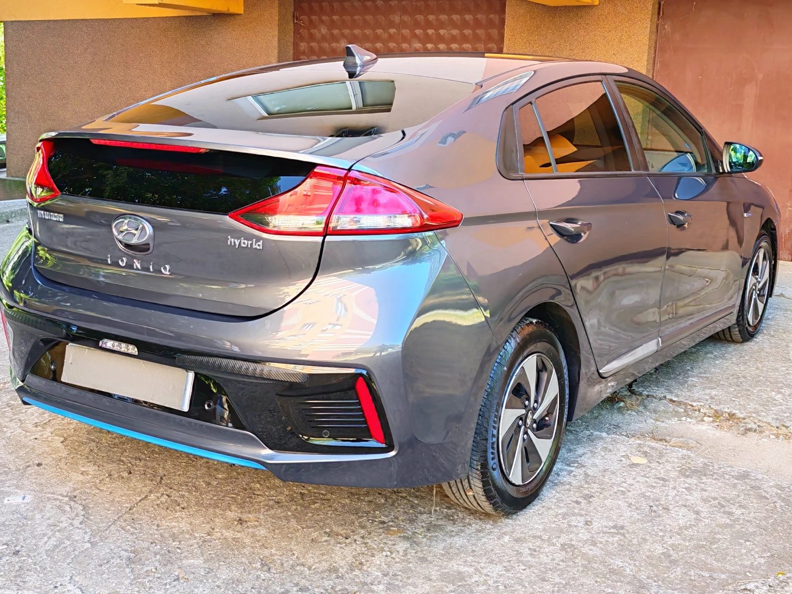 Hyundai Ioniq 1.6 Hibrid, снимка 6 - Автомобили и джипове - 56020423
