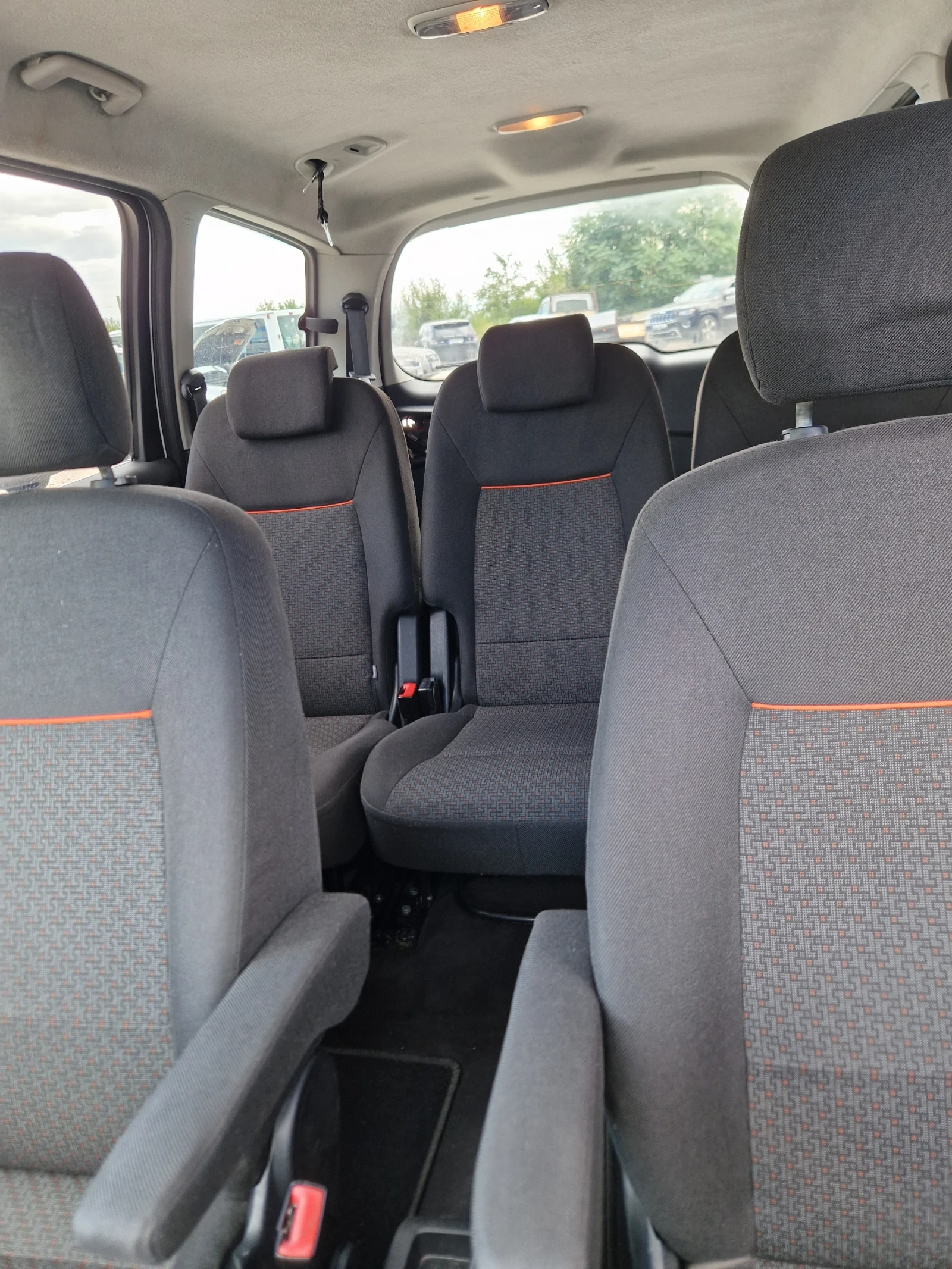 Ford Galaxy 2.0 tdci, 6+ 1м, снимка 8 - Автомобили и джипове - 56553154