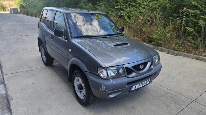 Nissan Terrano 2.4 LPG, снимка 1 - Автомобили и джипове - 46838267