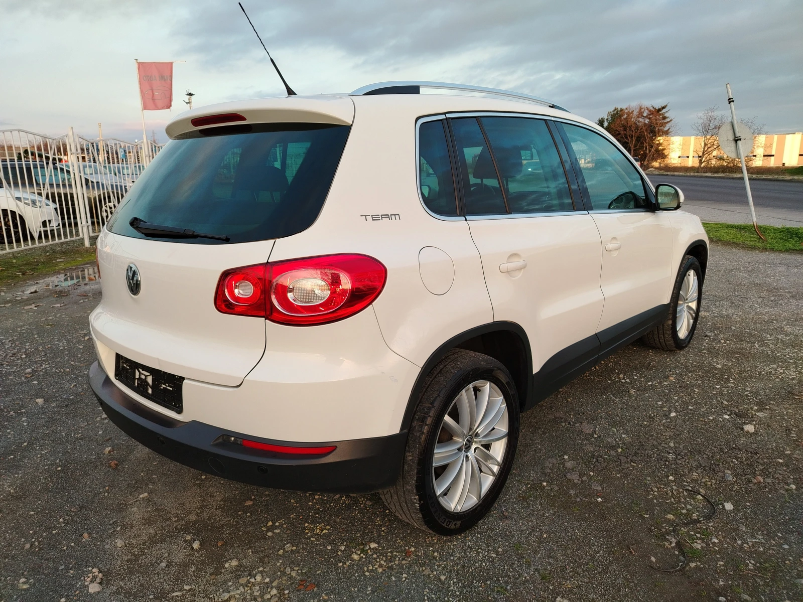 VW Tiguan 2.0-140  6 FACELIFT | Mobile.bg   5