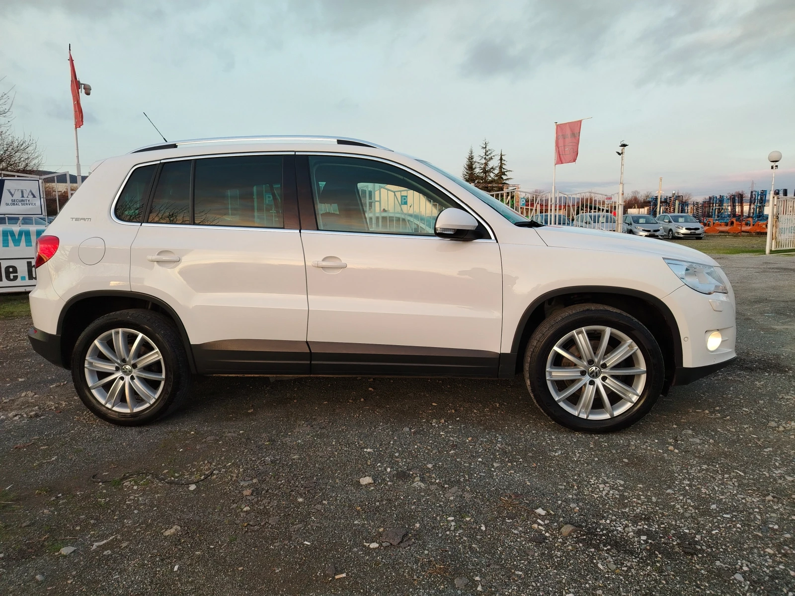 VW Tiguan 2.0-140  6 FACELIFT | Mobile.bg   4
