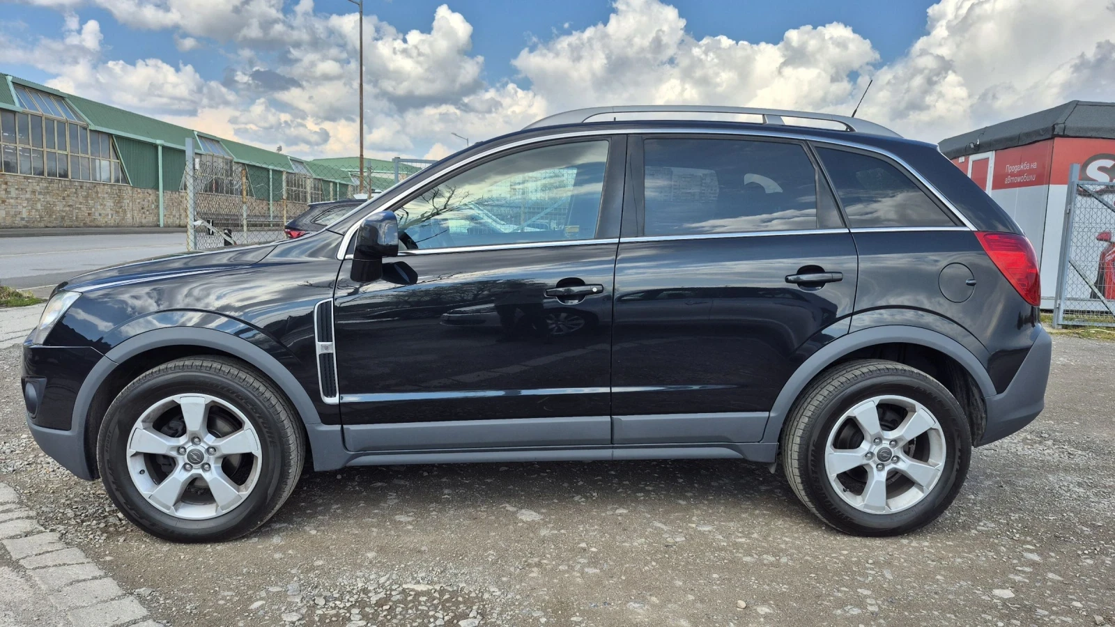 Opel Antara 2.4i * Facelift* Автомат* 4X4* Cosmo* БАРТЕР, снимка 2 - Автомобили и джипове - 54237311