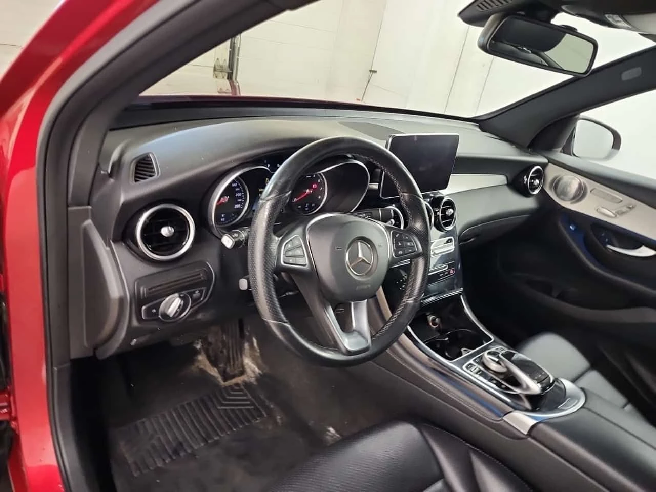 Mercedes-Benz GLC 300  CARFAX, снимка 11 - Автомобили и джипове - 54940622