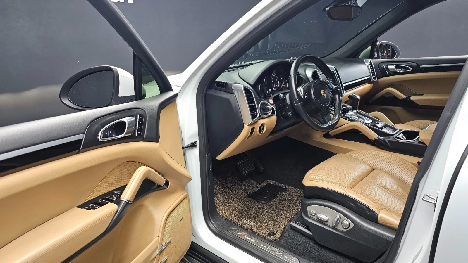 Porsche Cayenne 3.0* Disel* Platinum* Edition* , снимка 11 - Автомобили и джипове - 55283524