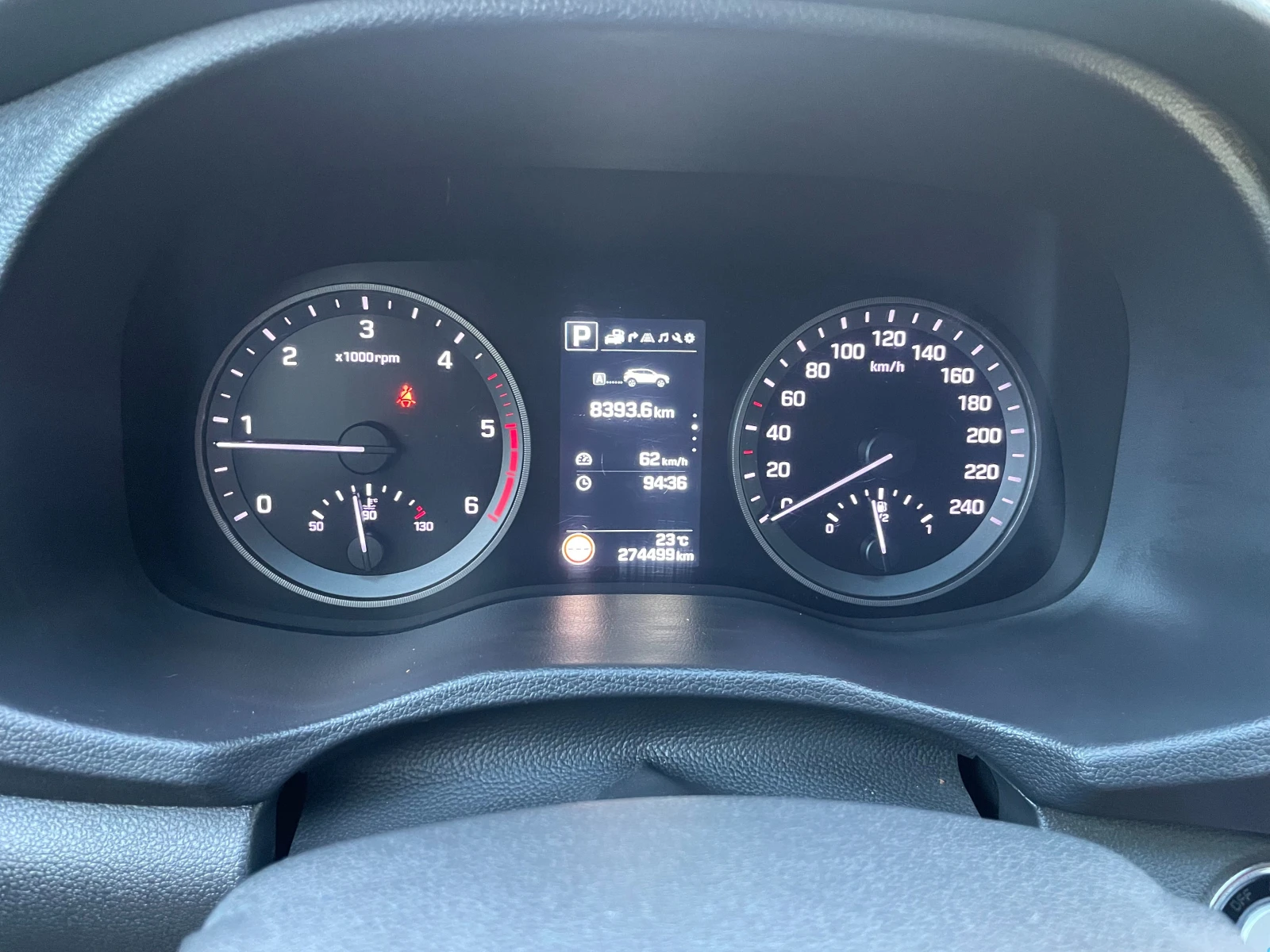 Hyundai Tucson, снимка 16 - Автомобили и джипове - 55800510