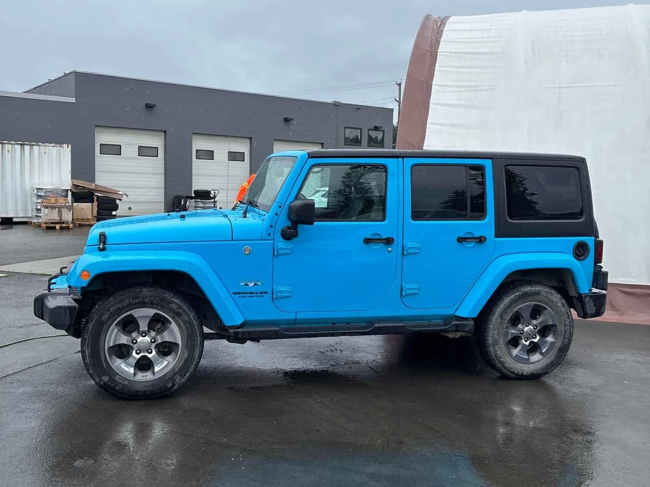 Jeep Wrangler * Sahara * АВТОКРЕДИТ БЕЗ ПЪРВОНАЧАЛНА ВНОСКА* , снимка 2 - Автомобили и джипове - 56240842