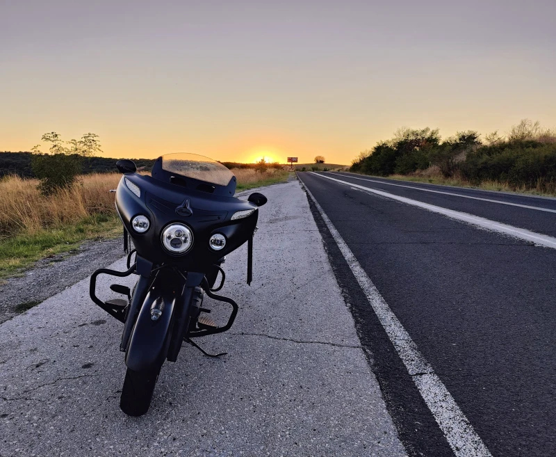 Indian Chieftain Dark Horse, снимка 2 - Мотоциклети и мототехника - 51980113