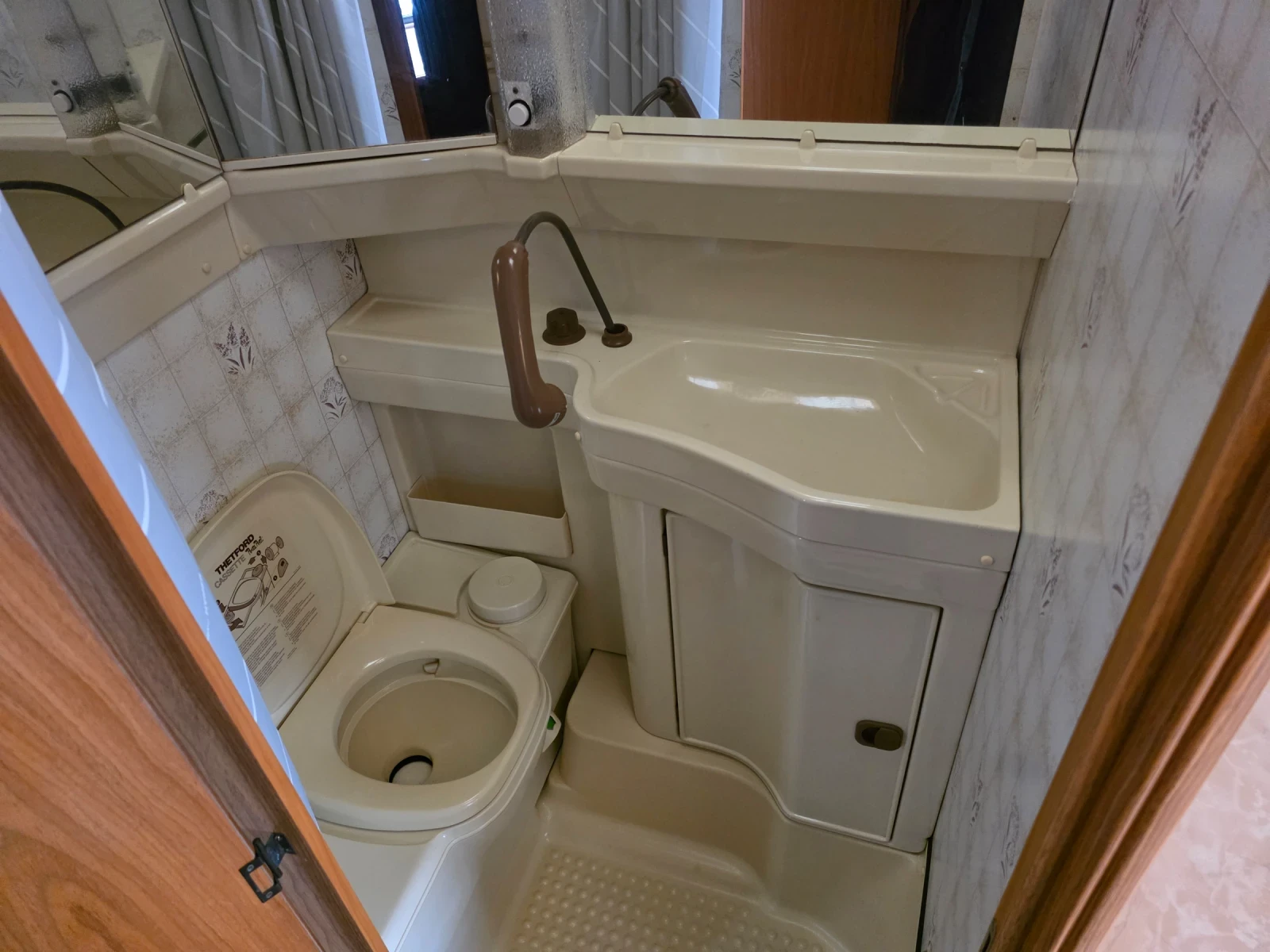 �������� ABI ERIBA NOVA WC | Mobile.bg � ����������� 15