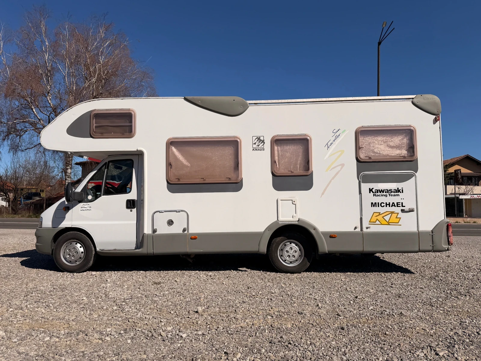 Кемпер Knaus 7.2M, снимка 5 - Каравани и кемпери - 54151257