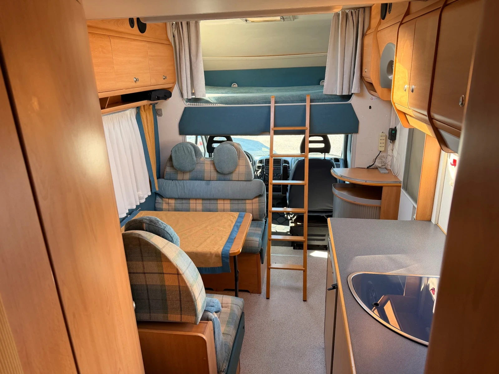 Кемпер Knaus 7.2M, снимка 12 - Каравани и кемпери - 54151257