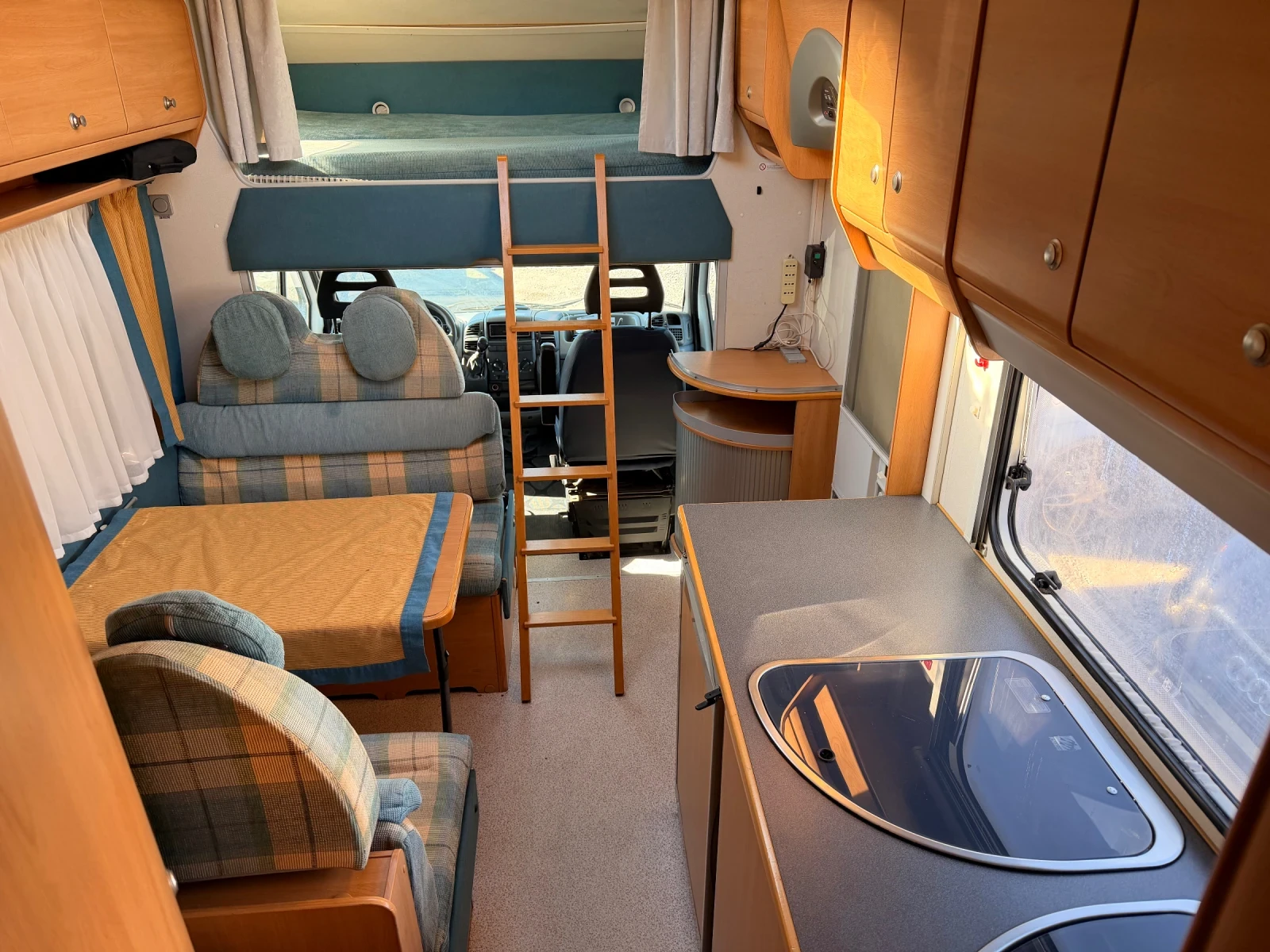 Кемпер Knaus 7.2M, снимка 11 - Каравани и кемпери - 54151257