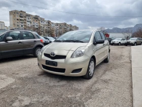 Toyota Yaris 1.0I FACE, снимка 2