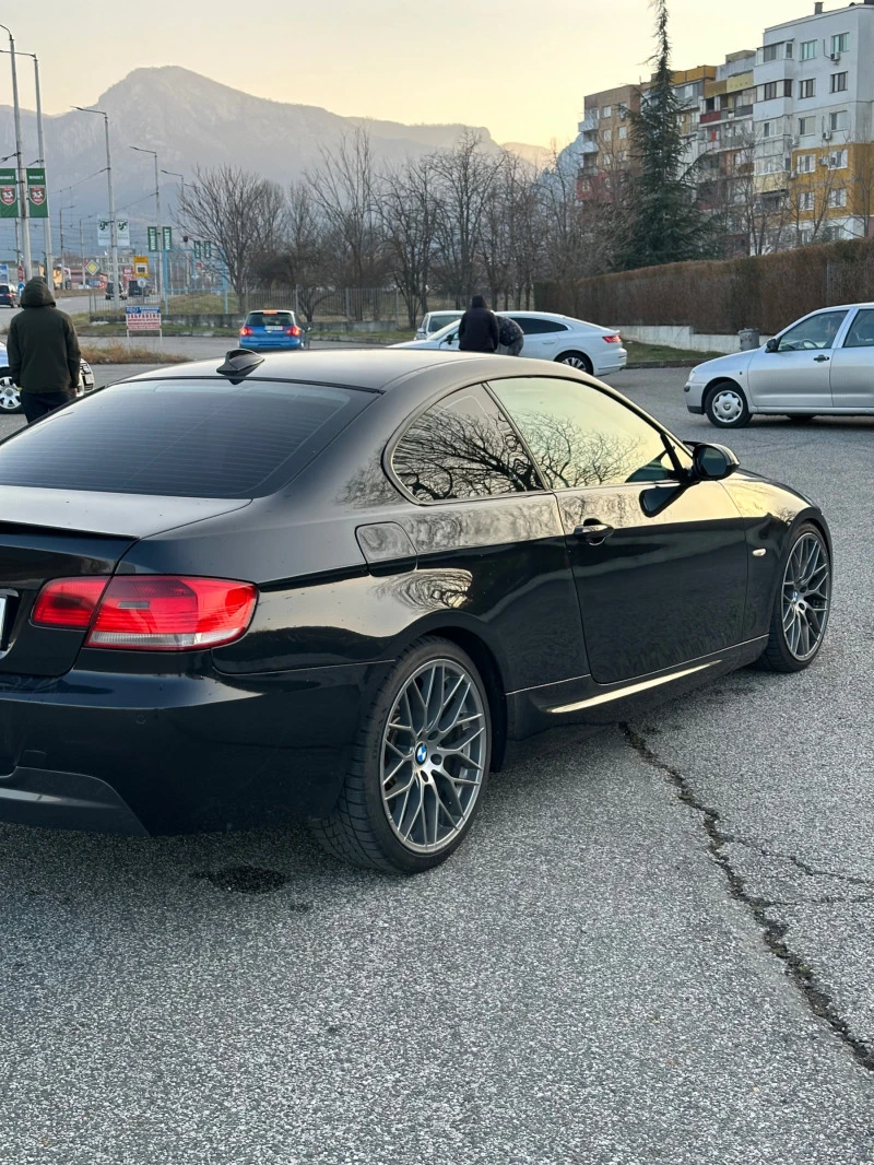 BMW 330 231к.с M-ПАКЕТ, снимка 8 - Автомобили и джипове - 47366948