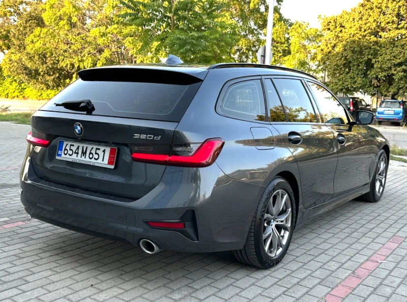 BMW 320 D/Virtual/DISTRONIC/Full Led/Ambient/Navi, снимка 4 - Автомобили и джипове - 47417014