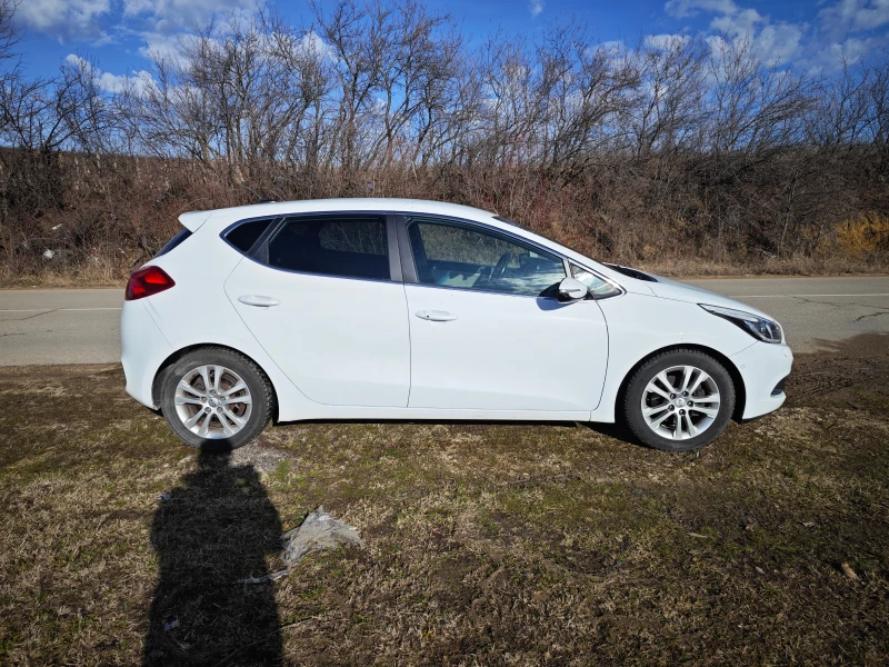 Kia Ceed, снимка 4 - Автомобили и джипове - 48504133