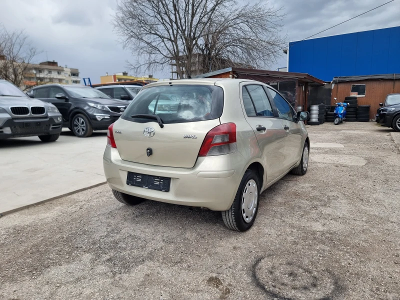 Toyota Yaris 1.0I FACE, снимка 6 - Автомобили и джипове - 49481140