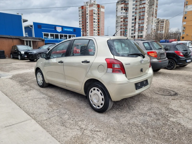 Toyota Yaris 1.0I FACE, снимка 4 - Автомобили и джипове - 49481140