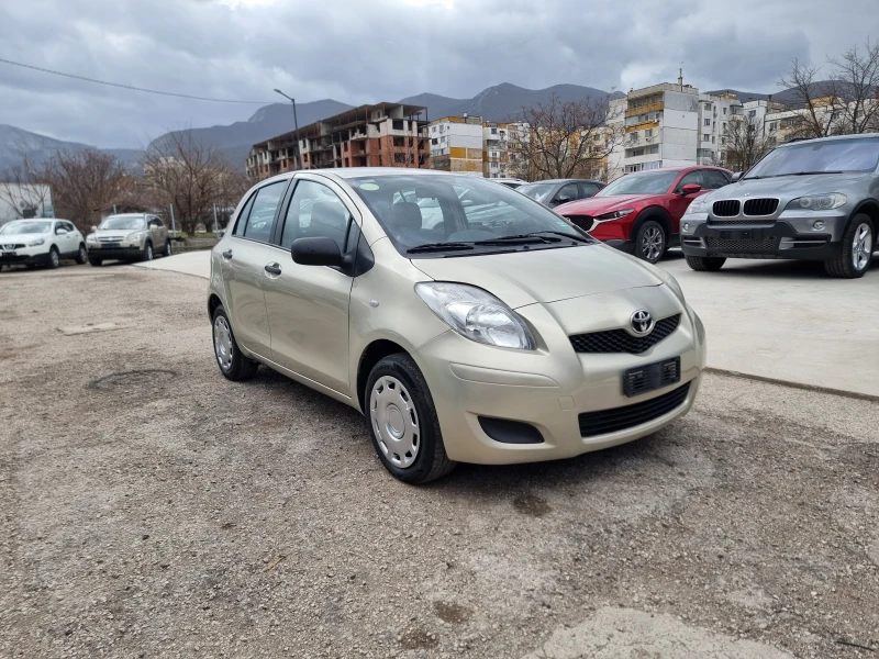 Toyota Yaris 1.0I FACE, снимка 8 - Автомобили и джипове - 49481140