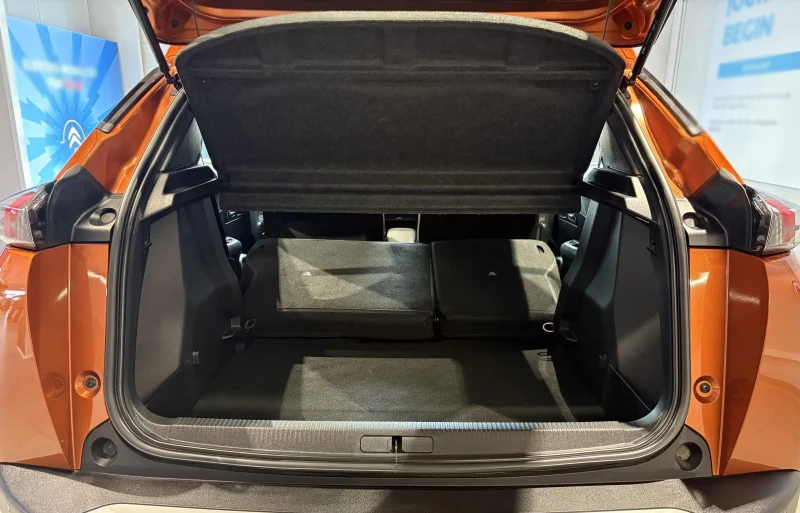Peugeot 2008 ACTIVE/136HP/CAM/CARPLAY/KLESS/L.ASS/DAB/DWS/684f, снимка 8 - Автомобили и джипове - 51542022
