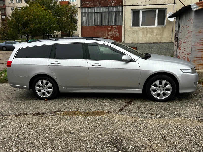 Honda Accord 2.2 CTDI, снимка 2 - Автомобили и джипове - 52328154