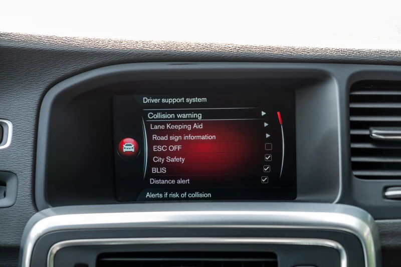 Volvo V60 Cross Country Volvo V60 Cross Country8 АвтоКредит* (ЦЕНА ДО БГ), снимка 10 - Автомобили и джипове - 52627460