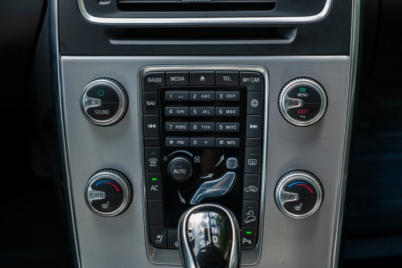 Volvo V60 Cross Country Volvo V60 Cross Country8 АвтоКредит* (ЦЕНА ДО БГ), снимка 11 - Автомобили и джипове - 52627460