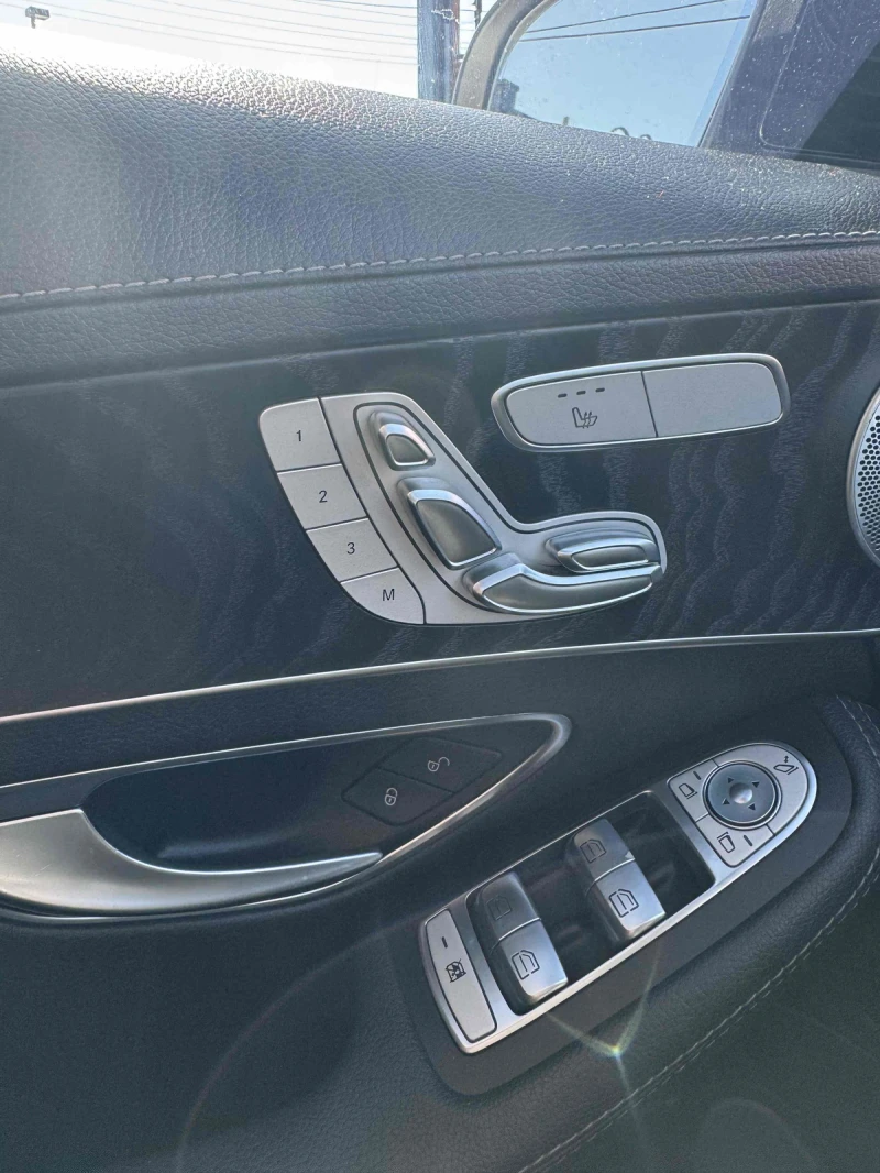 Mercedes-Benz C 400 AMG PK| BURMASTER| PANO| БЯЛА ПЕРЛА| BLACK OPTIC| , снимка 14 - Автомобили и джипове - 53201836