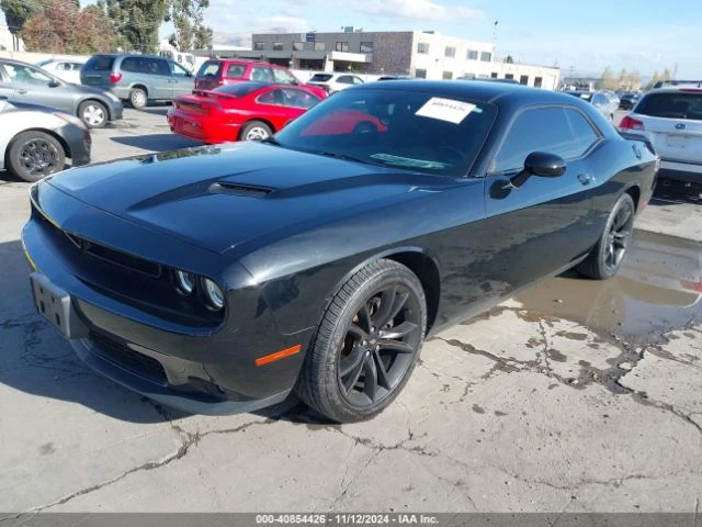 Dodge Challenger SXT PLUS, снимка 2 - Автомобили и джипове - 48139804