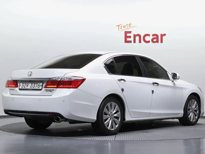 Honda Accord 2.4 9Th Gen , снимка 2 - Автомобили и джипове - 55715509