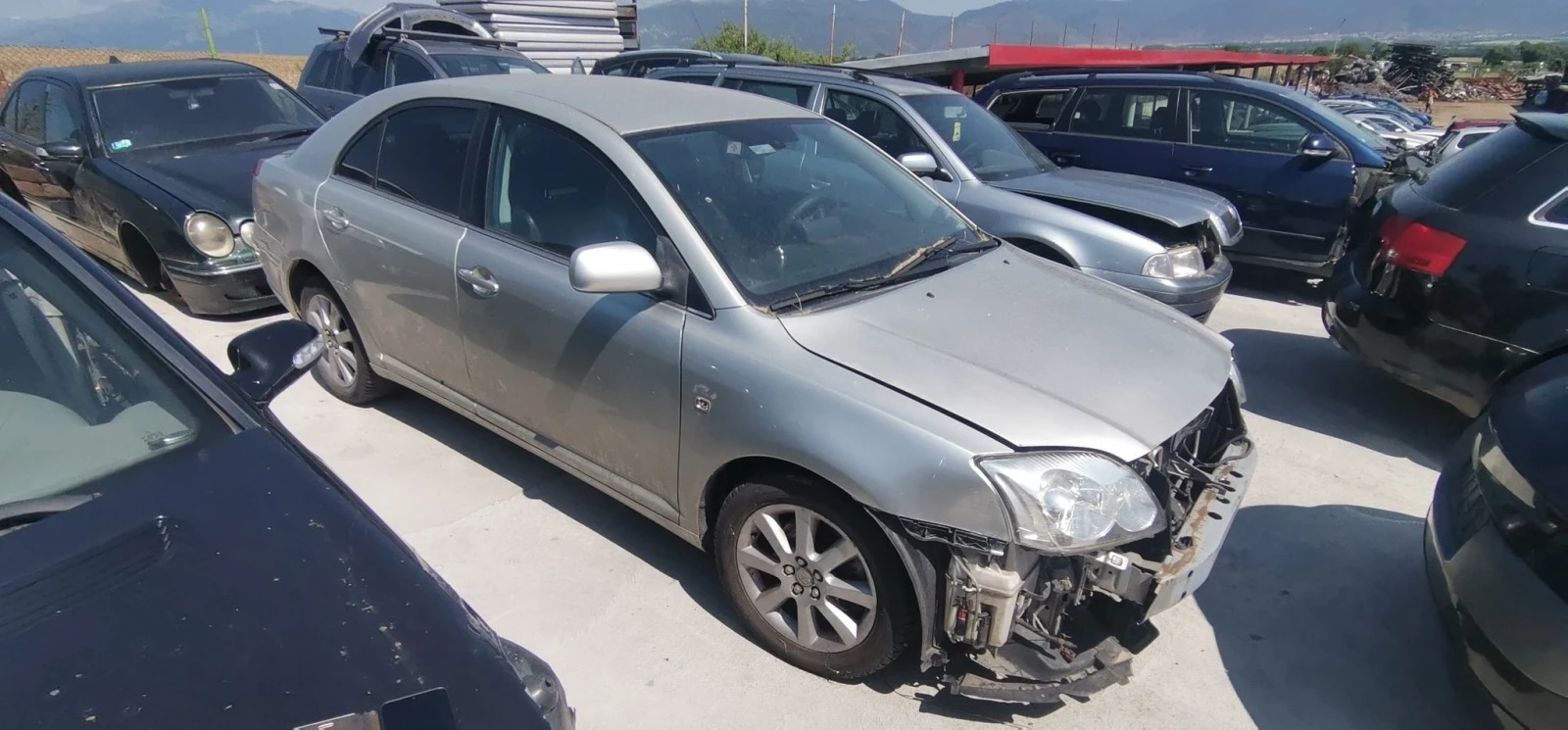 Toyota Avensis 2.0, снимка 1