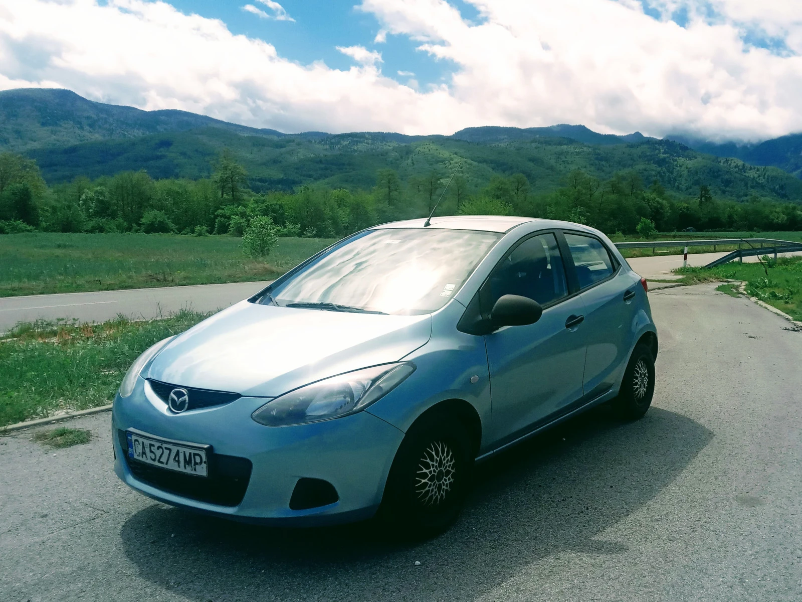 Mazda 2 1.3 - изображение 3