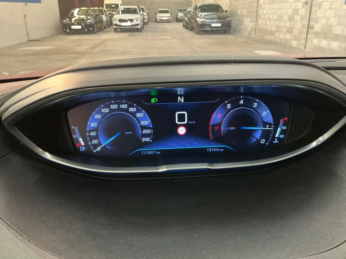 Peugeot 3008 БЕНЗИН* АВТОМАТИК* 111х.км* ОЧАКВАН* ВНОС* * * , снимка 11 - Автомобили и джипове - 48690725