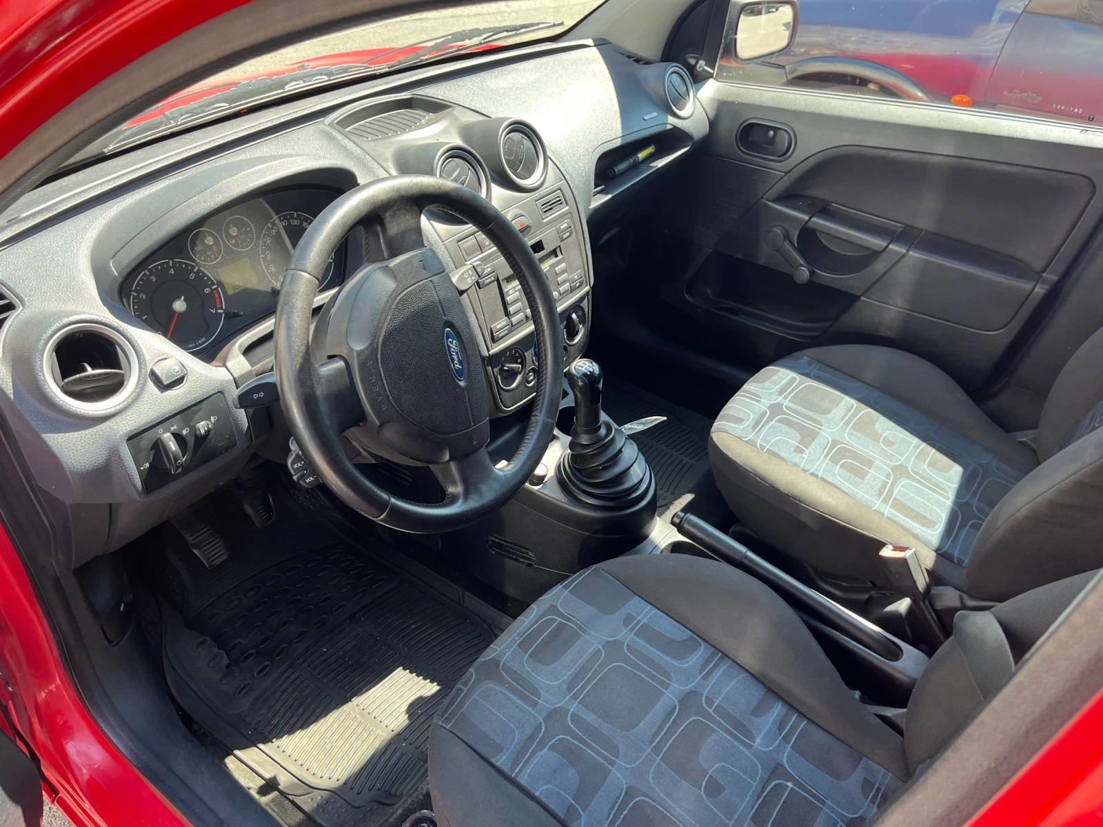 Ford Fiesta  - изображение 6
