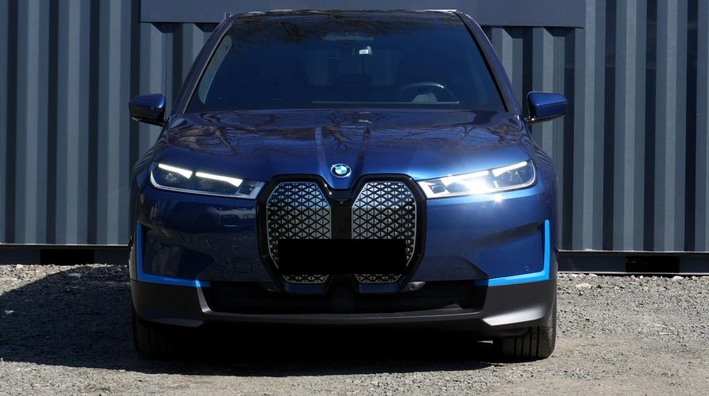 BMW iX xDrive40 - изображение 2