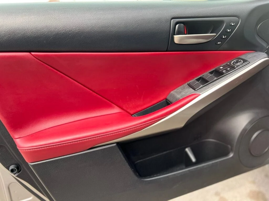 Lexus IS 300 * F-SPORT AWD | RED INTERIOR | NAV * CARFAX - изображение 8