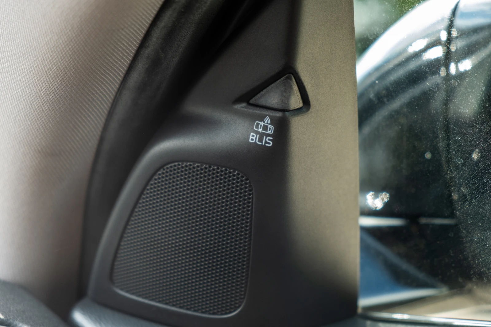 Volvo V60 Cross Country Volvo V60 Cross Country8 * (  ) | Mobile.bg   12