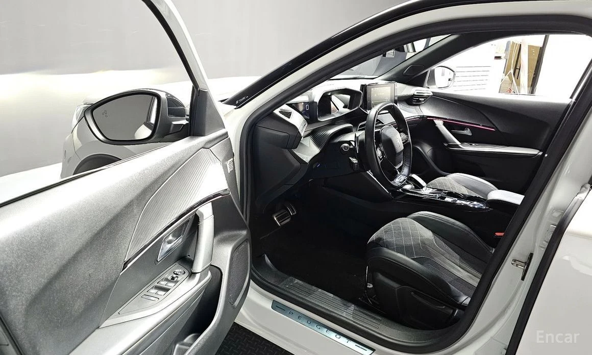 Peugeot 2008, снимка 10 - Автомобили и джипове - 54099697